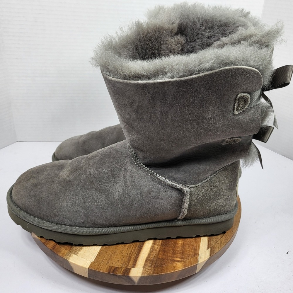 UGG Bailey Bow II Boots Women 9 Grey Excellent Suede Sheepskin 1002954